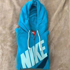 Women’s Nike zip up hoodie
